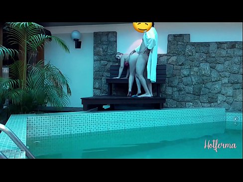 ❤️ Baas nooi bediende swembad toe, maar kon nie 'n warm weerstaan nie ☑ Porno vk by ons ❤